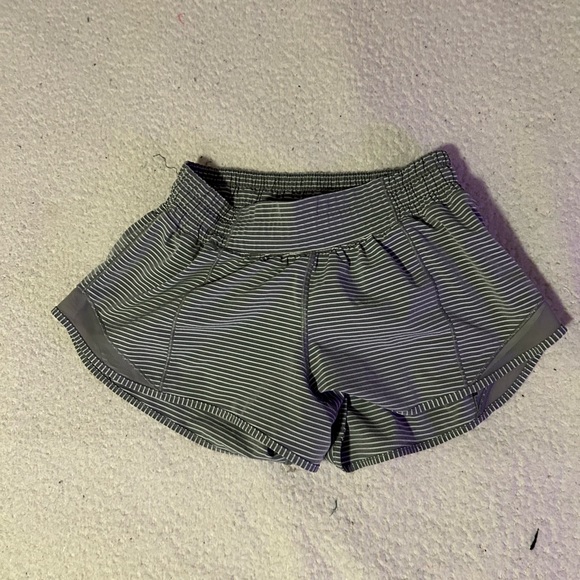 lululemon athletica Pants - Lululemon low rise hotty hot shorts